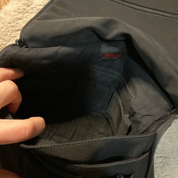 Hobo International Black Crossbody Shoulder Bag Travel Nylon - Picture 6 of 10